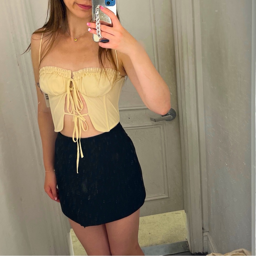 SOLD-Front tie corset top 🎀